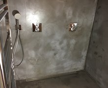 To badeværelser i microcement i Nyborg
